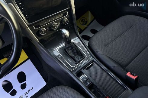 Volkswagen e-Golf 2020 - фото 25