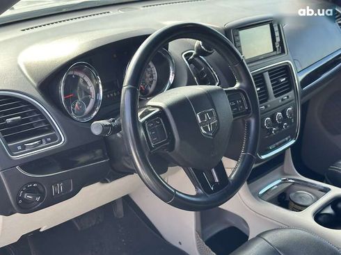 Dodge grand caravan 2017 - фото 12