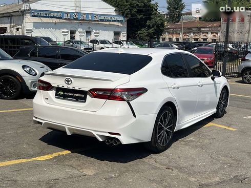 Toyota Camry 2019 - фото 6