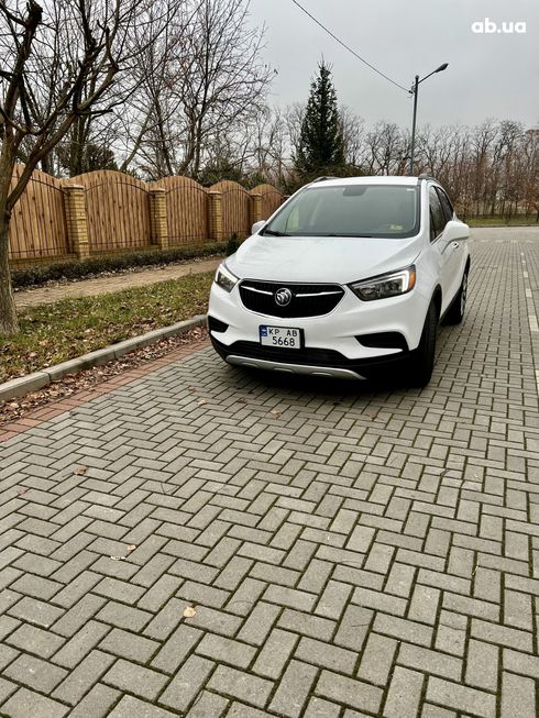 Buick Encore 2019 белый - фото 6