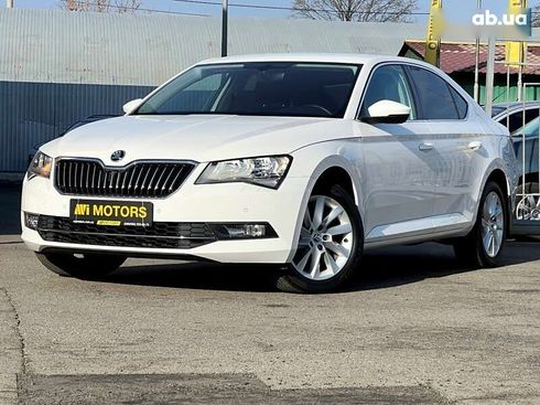 Skoda Superb 2019 - фото 3