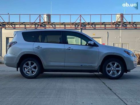 Toyota RAV4 2012 - фото 6