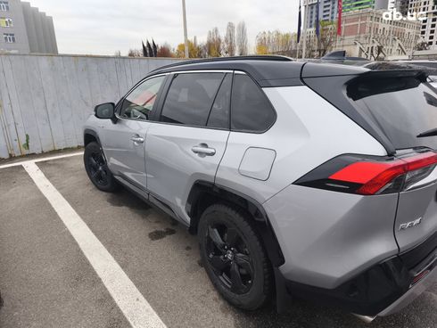 Toyota RAV4 Hybrid 2019 серый - фото 9