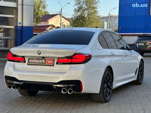 BMW 5 серия 2018 белый - фото 9