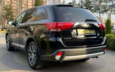 Mitsubishi Outlander 2017 - фото 5