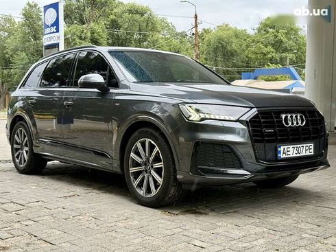 Audi Q7 2021 - фото 11