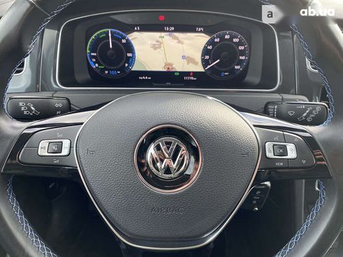 Volkswagen e-Golf 2020 - фото 28
