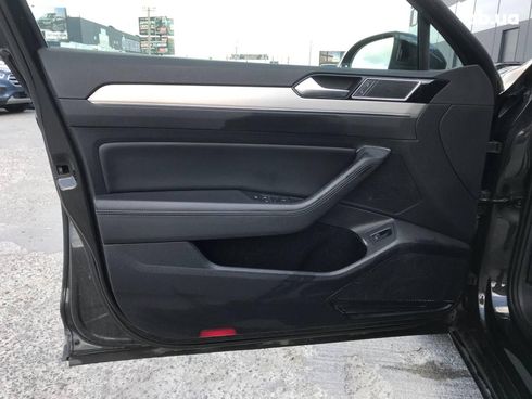 Volkswagen passat b8 2018 серый - фото 19