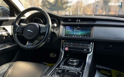 Jaguar XF 2019 - фото 19