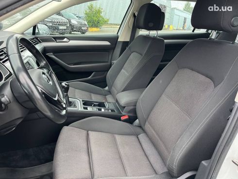 Volkswagen passat b8 2016 белый - фото 50