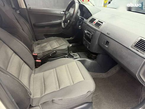 Skoda Fabia 2004 - фото 15