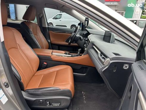 Lexus RX 2018 - фото 30