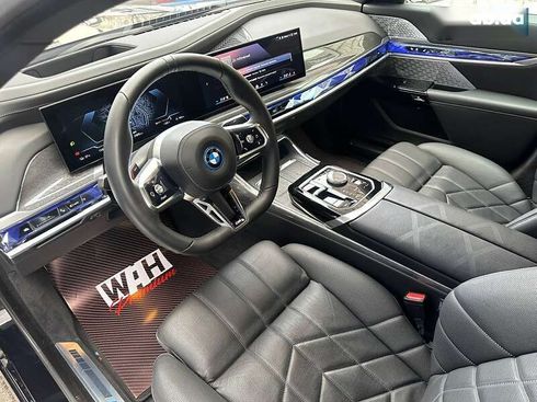 BMW i7 2023 - фото 13
