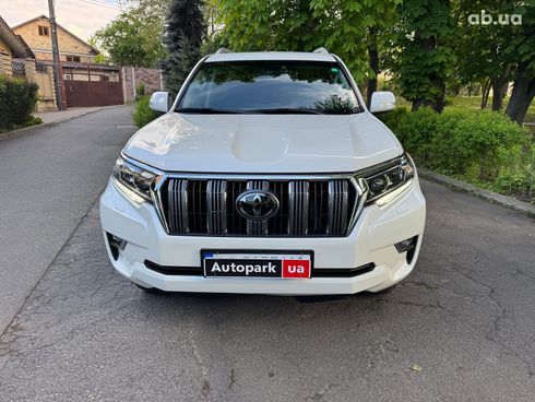 Toyota Land Cruiser Prado 2020 белый - фото 2