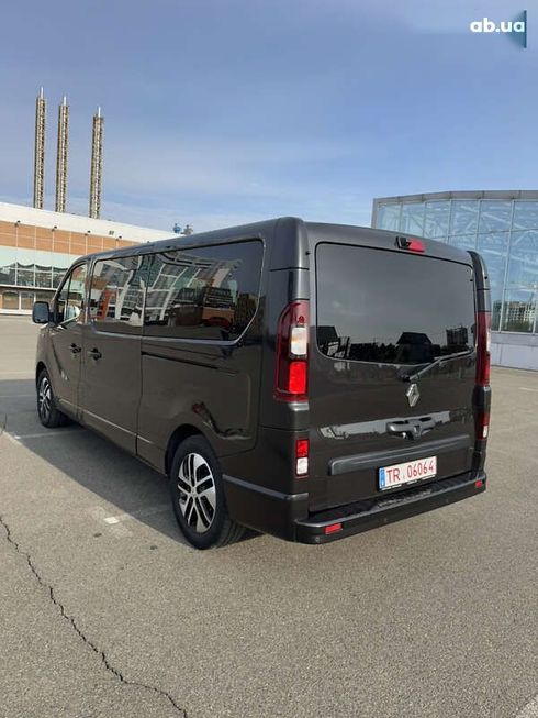 Renault Trafic 2019 - фото 12