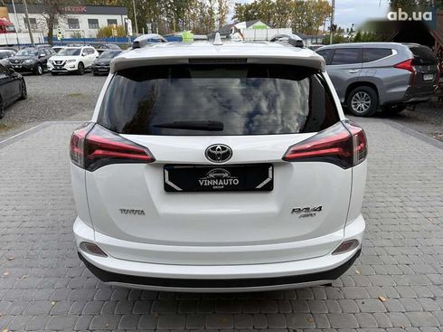 Toyota RAV4 2017 - фото 18