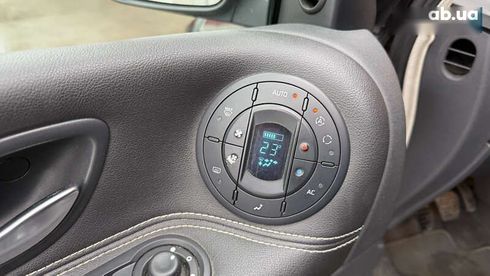 Renault Espace 2014 - фото 17