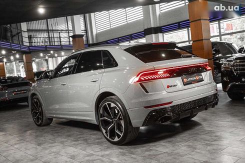Audi RS Q8 2023 - фото 16