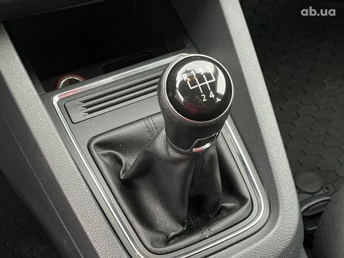 Volkswagen Jetta 2016 белый - фото 18
