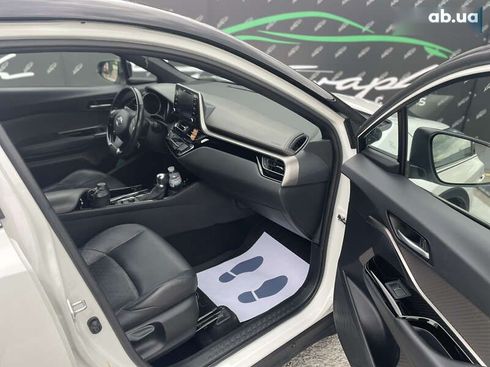 Toyota C-HR 2019 - фото 16