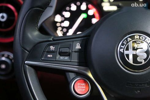 Alfa Romeo Giulia 2017 - фото 22