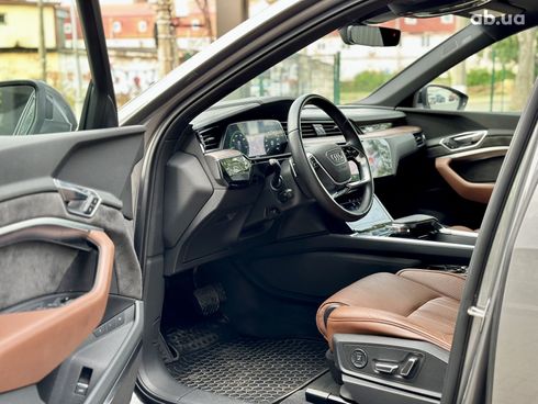 Audi E-Tron 2019 серый - фото 10