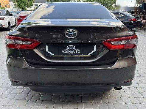 Toyota Camry 2021 - фото 13