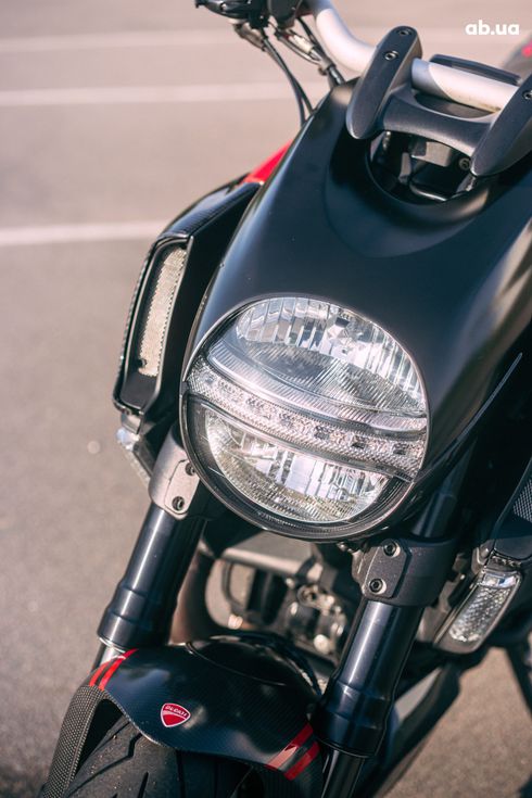 Ducati DIAVEL 2012 красный - фото 9