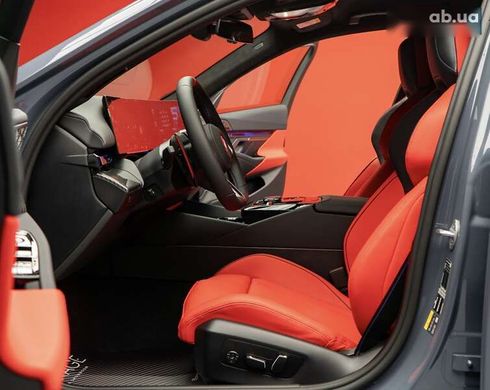 BMW M5 2025 - фото 19