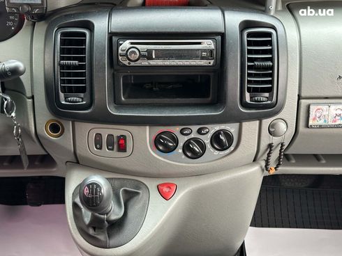 Renault Trafic 2010 белый - фото 23