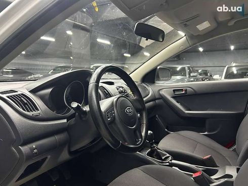 Kia Cerato 2011 - фото 18