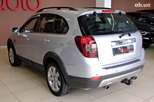 Chevrolet Captiva 2008 серебристый - фото 4