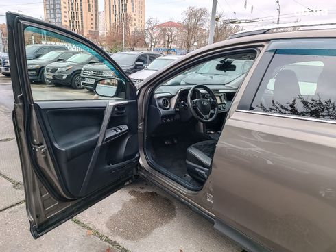 Toyota RAV4 2014 серый - фото 21