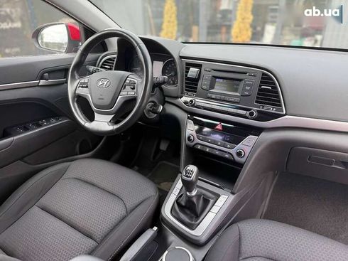 Hyundai Elantra 2017 - фото 22