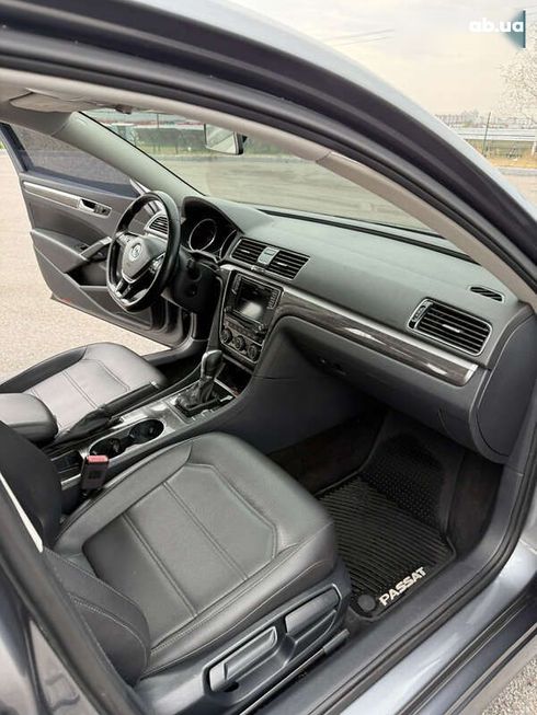 Volkswagen Passat 2017 - фото 18