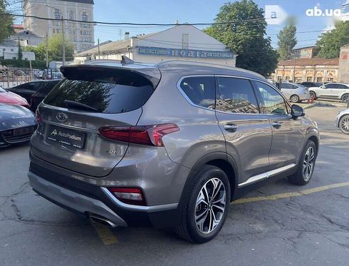 Hyundai Santa Fe 2018 - фото 8