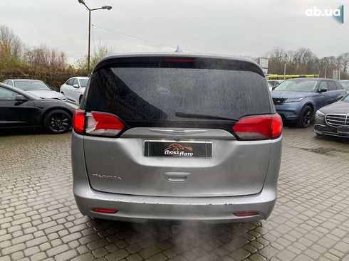 Chrysler Pacifica 2016 - фото 6