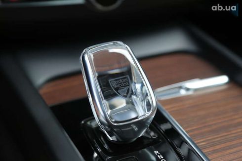 Volvo XC60 2020 - фото 22