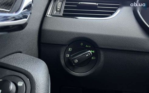 Skoda Octavia 2019 - фото 19