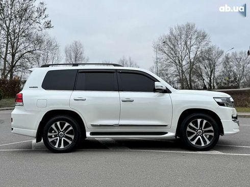 Toyota Land Cruiser 2019 - фото 18