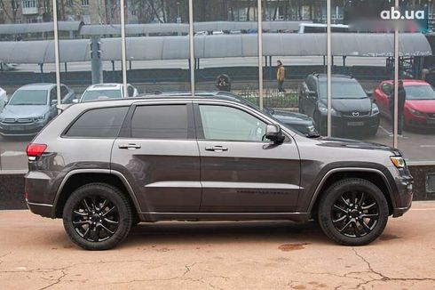 Jeep Grand Cherokee 2017 - фото 6