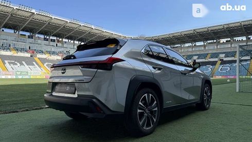 Lexus UX 2021 - фото 26