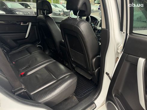Chevrolet Captiva 2013 белый - фото 41