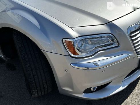 Chrysler 300C 2012 - фото 9