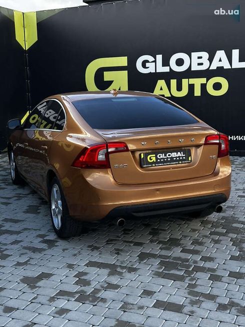 Volvo S60 2013 - фото 23