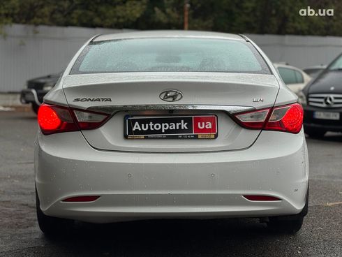 Hyundai Sonata 2015 белый - фото 8