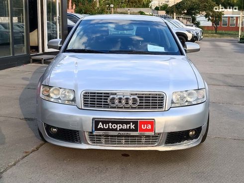 Audi A4 2002 серый - фото 2