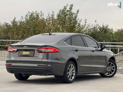 Ford Fusion 2020 - фото 11
