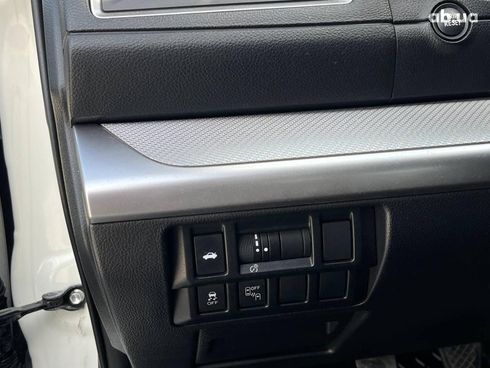 Subaru Legacy 2014 белый - фото 39