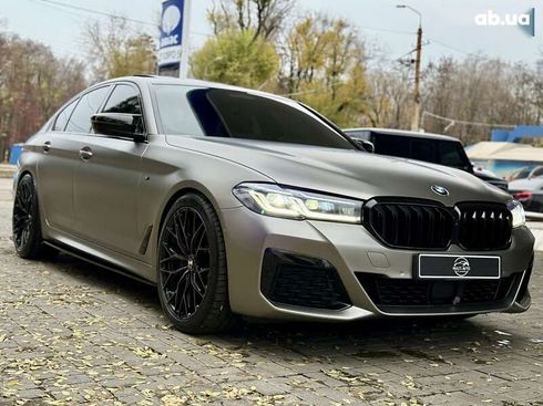 BMW 5 серия 2021 - фото 11